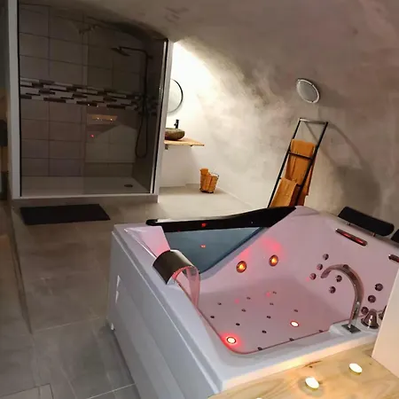 Romantique Espace Balneo Apartament *